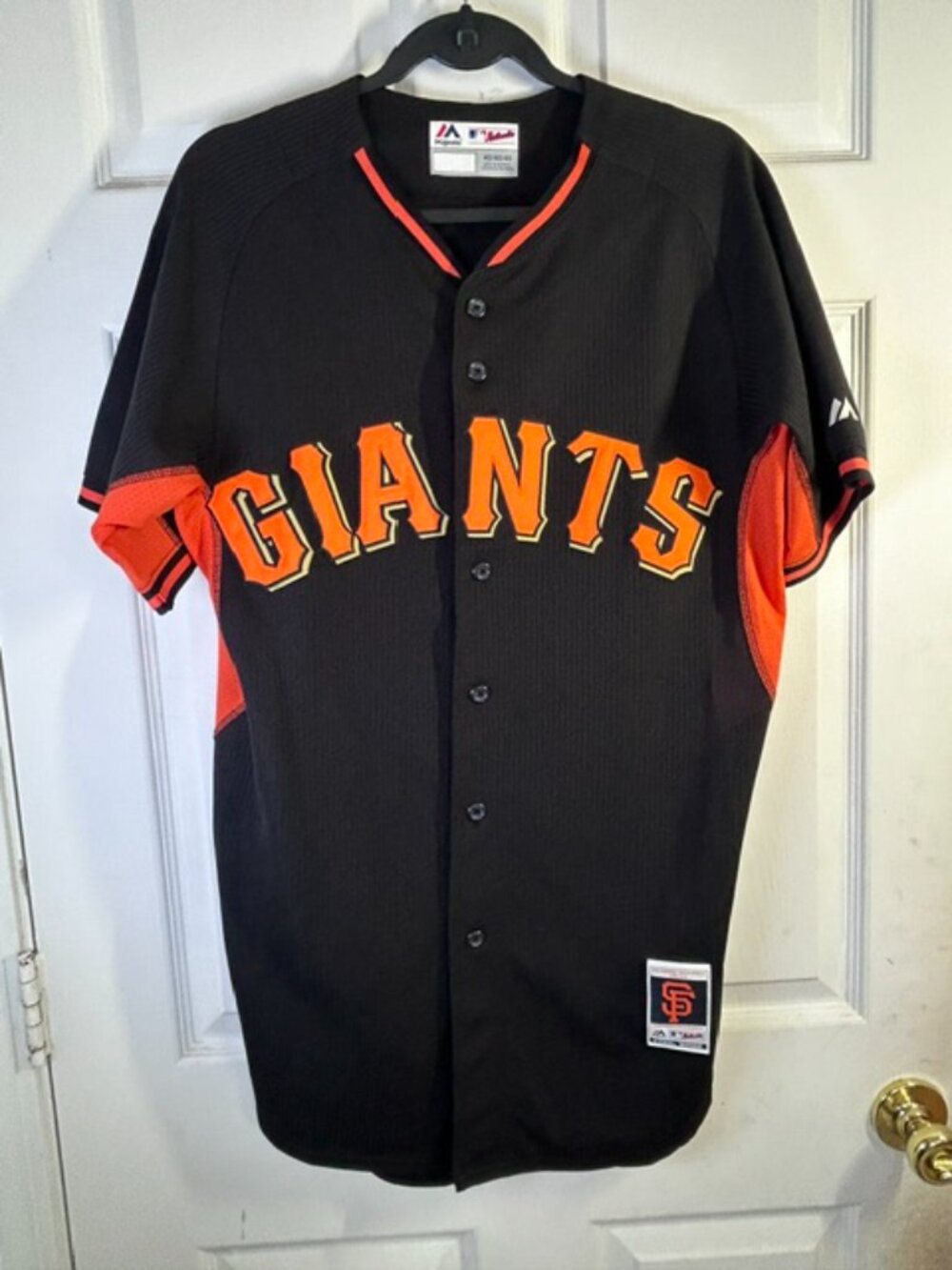 San Francisco Giants Team Jersey from Majestic - Size 40 (Medium)